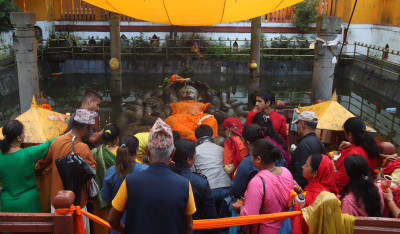  हरिशयनी एकादशीः नारायण मन्दिरमा बिहानैदेखि भक्तजनको घुइँचो 