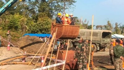  असमको कोइलाखानीमा फसेका एक मजदुरको शव भेटियो, बाँकीको खोजी जारी 