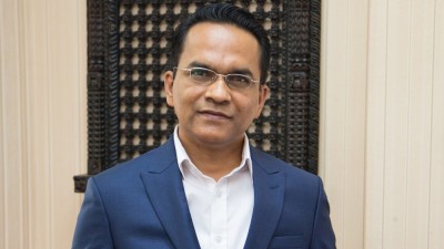  १८औं गभर्नर बने विश्वनाथ पौडेल 