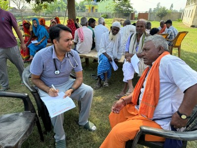  डा. ओम फाउन्डेसनद्वारा महोत्तरीमा निःशुल्क स्वास्थ्य शिविर सम्पन्न 