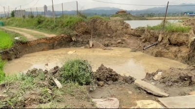  हेटौंडामा सडक भासिएर बेपत्ता गाडी अझै फेला परेन, भूगर्भविद्‌को टोली अनुसन्धानमै 