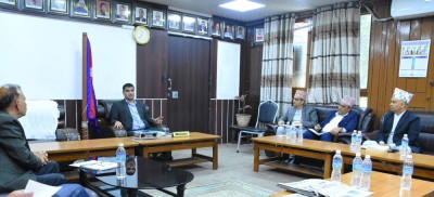  स्वास्थ्यमन्त्री पौडेलको पहल : सरकारी स्वास्थ्य संस्थामा स्वदेशकै औषधी प्रयोग गरौं 