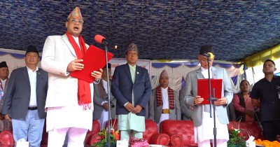  बागमतीका नवनियुक्त मुख्यमन्त्री बानियाँले गरे शपथग्रहण 