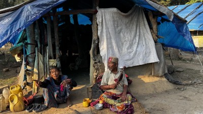  वर्षौँदेखि पालमुनि छन् घरबारविहीन परिवार 