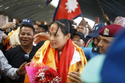  कराते च्याम्पियनसिपमा पदक विजेता एरिका गुरुङ स्वदेश फिर्ता 