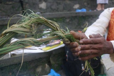  घर–घरमा कुश भित्र्याईदै,बाबुको मुख हेर्ने दिन पनि आजै 