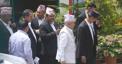  पतञ्जलि जग्गा प्रकरण : पूर्वप्रधानमन्त्री नेपाल विशेष अदालत पुगे, बयान सुरु 