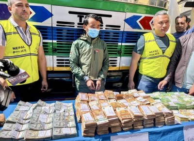  टोखाबाट बरामद २५ करोडको मालिक अझै पत्ता लागेन, ट्रक चालकलाई राजस्व अनुसन्धान पठाइयो 