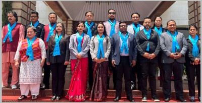  रास्वपाका सांसद नीलो रिबन लगाएर संसद् भवन पुगे 