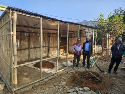  बाढीपहिरो प्रभावितका लागि रोशी गाउँपालिकाले थाल्यो अस्थायी आवास निर्माण 