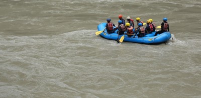  त्रिशूलीमा पौडी खेल्ने क्रममा एक किशोर बेपत्ता, अर्कालाई सोमबहादुरले बचाए 