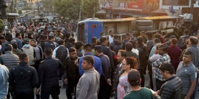  धरानको जिरो प्वाइन्टमा बस दुर्घटना : ५ जनाको मृत्यु, १२ घाइते 