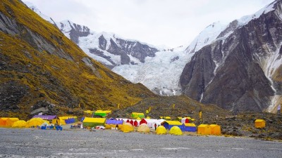  अन्नपूर्ण आधार शिविरमा आरोही पर्यटकहरूको चहलपहल बढ्यो 