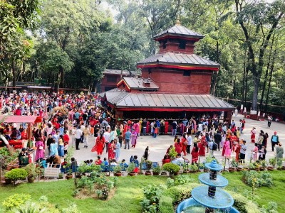  चैते दसैँमा कालिका मन्दिरमा धार्मिक पर्यटक बढे 