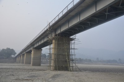  बागमती पुलको बिम चर्कियो, थालियो मर्मत 