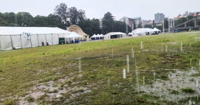 वर्षाले कांग्रेसको बन्दसत्र प्रभावित, सभापति थापाले सम्बोधन गर्दै 