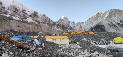  वसन्तकालीन हिमाल आरोहणका लागि अनुमति दिन सुरु, सगरमाथा क्षेत्रमा चहलपहल बढ्याे 