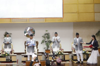  राष्ट्रपति पौडेलद्वारा अख्तियारले प्रकाशन गरेको स्मारिका विमोचन 