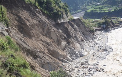  बाढीपहिरोले क्षतिग्रस्त बिपी राजमार्ग पुनर्निर्माणमा साढे नौ अर्ब खर्च हुने 