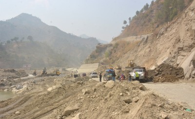  बीपी राजमार्ग : वैकल्पिक सडक बनाइँदै, बर्खामा पनि सवारीसाधन चल्ने 