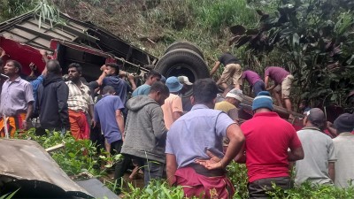  श्रीलङ्कामा बस दुर्घटना हुँदा २१ तीर्थयात्रीको मृत्यु, १४ जना सख्त घाइते 