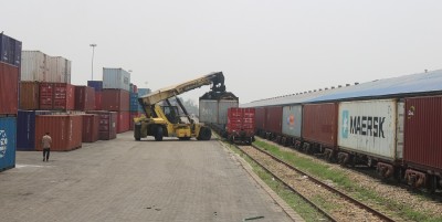  खाली कन्टेनरले भरियो वीरगञ्जको भन्सार ‘यार्ड’   