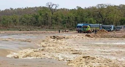  डाइभर्सन बगाएपछि अवरुद्ध बुटवल- नारायणगढ सडक एकतर्फी सञ्चालन 