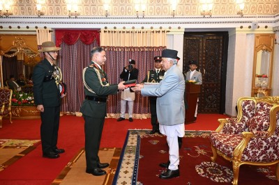  राष्ट्रपतिद्वारा भारतीय सेनाध्यक्षलाई  ‘मानार्थ महारथीको दर्ज्यानी चिन्ह’ प्रदान 