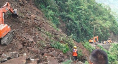  बुटवल–नारायणगढ सडक २४ घण्टादेखि अवरुद्ध 