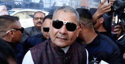  दुर्गा प्रसाईंलाई विमानस्थलमा सम्बोधन गर्न प्रहरीले दिएन, भ्यानमा राखेर घर फर्काइयो 