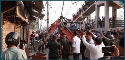  बुटवलमा फुटपाथ अतिक्रमण हटाउने अभियान तीव्र 