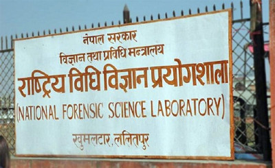  भोटेकोशी बाढीमा ज्यान गुमाएकाको पहिचानका गर्न विधि विज्ञान प्रयोगशालामा डिएनएको नमूना सङ्कलन 
