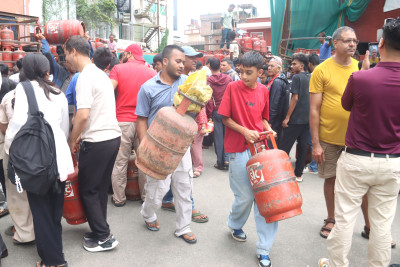  आयल निगमले भाेलि थप सात केन्द्रबाट ग्याँस वितरण गर्ने,आज ६ हजार ८०२ सिलिन्डर ग्याँस बिक्री 
