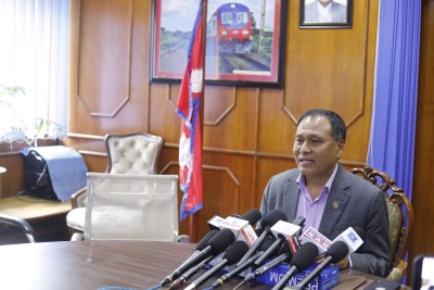  नागढुङ्गा सुरुङमार्गबाट यात्रुवाहक सवारीसाधन बाहिरिन पाउने 