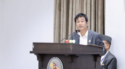  हर्क साम्पाङ प्रश्न गर्छन्- प्रधानमन्त्रीले संसद्‌लाई सम्बोधन गर्नुपर्छ कि पर्दैन? 