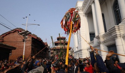  वसन्तपुरमा चीर ठड्याएसँगै सुरु भयो होली पर्व 