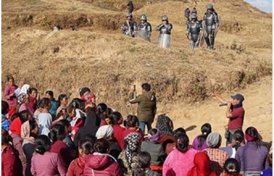  काठमाडौंको लप्सीफेंदीमा स्थानीयबासी र प्रहरीबीच झडप 
