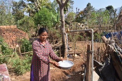  घरघरमा खानेपानीको धारा पुगेसँगै नवलपरासी चम्घाका स्थानीय खुसी 