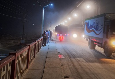  पानीको सतह घटेपछि कोशी ब्यारेजको पुलबाट यातायात सुचारु 