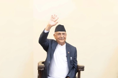 सैनिक ब्यारेकबाट फर्किए ओली,  बालकोटबाट गुन्डु सरे 