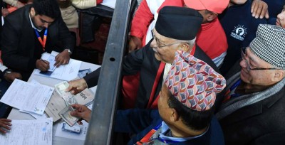  अध्यक्षमा ओली र  पोखरेलले गराए उम्मेदवारी दर्ता 