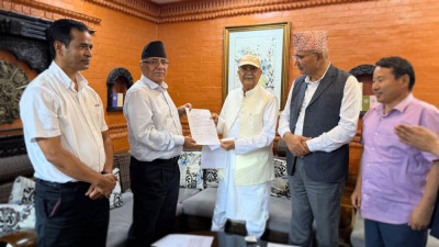  ओली-प्रचण्ड सहमतिप्रति नेता-कार्यकर्ताको आक्रोश 