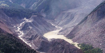  चीनले भन्यो : हिमपहिरोले ल्हेन्दे खोला थुनिएर ताल बन्यो, पुन: बाढीको जोखिम 
