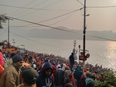  माघे औँसी स्नान गर्न त्रिवेणीधाममा श्रद्धालुको घुइँचो 