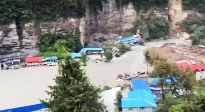  मनाङमा लेदोसहितको पहिरोले मर्स्याङ्दी नदी थुनियो 