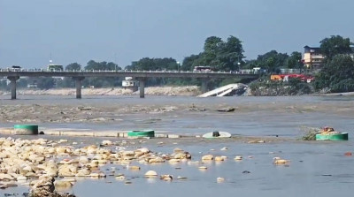  रमणीय नारायणी नदी किनार बाढीले बगरमा परिणत 