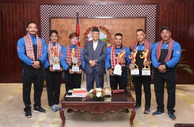  शारीरिक सुगठनमा पदक विजेता खेलाडीहरूलाई प्रधानमन्त्रीबाट सम्मान 