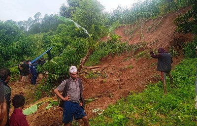  जाजरकोटमा पहिरोमा परी तीन जनाको मृत्यु 