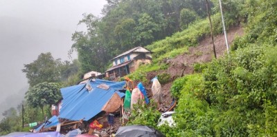  पहिरोमा पुरिएका श्रीमान् मृत भेटिए, श्रीमतीको खोजी जारी 