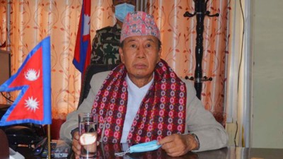  प्रदेश प्रमुख खापुङलाई मुस्लिम आयोगको प्रतिवेदन पेस 